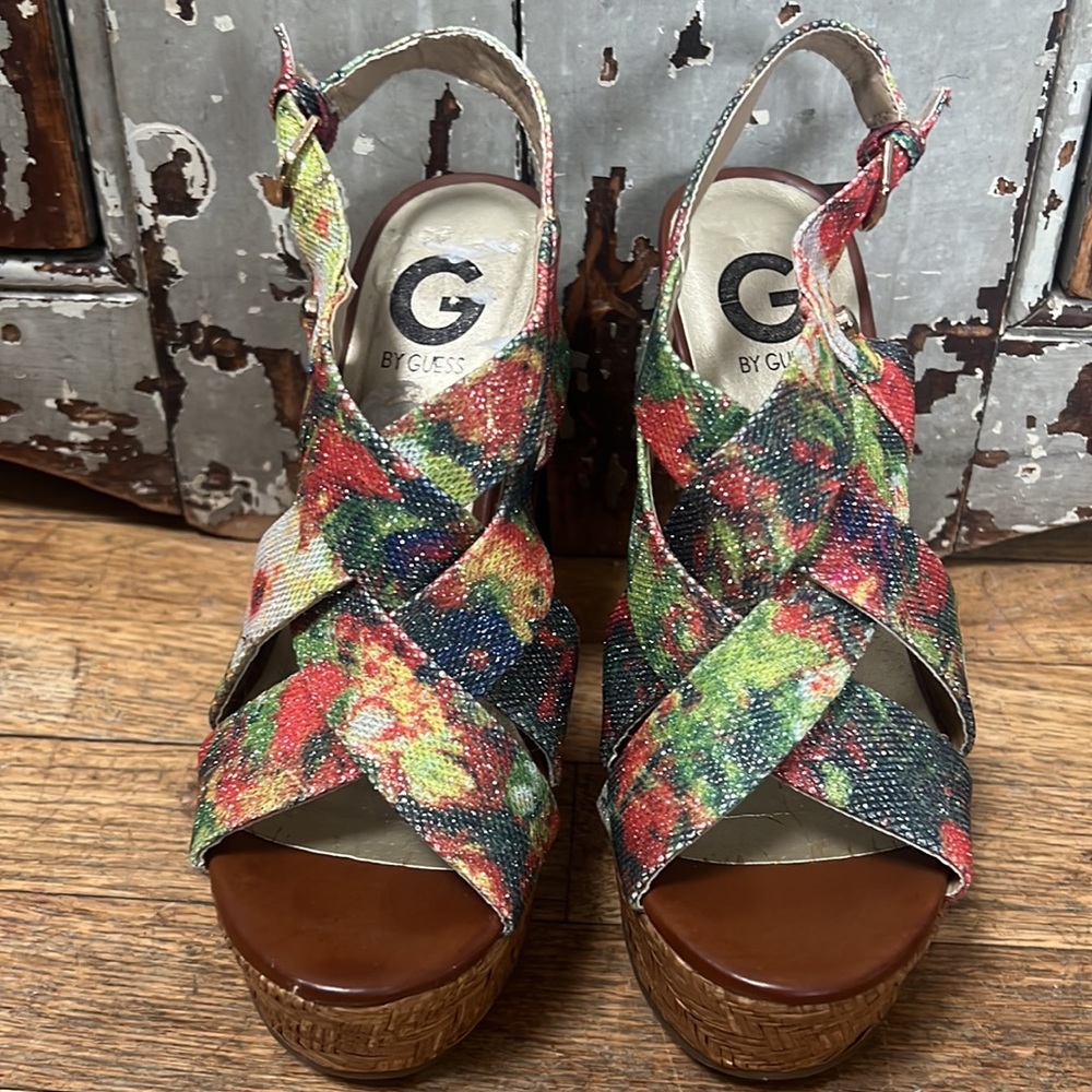 Guess multicolor wedges